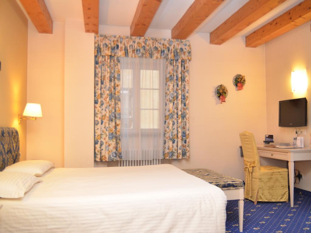 Hotel Dolomiti 모에나 객실 사진